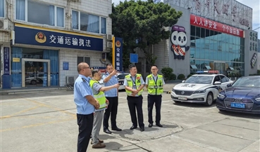省交通执法总队第五支队到成雅高速督导ETC货车出站通行试点工作