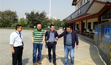 分公司总经理彭驰检查指导新津服务区